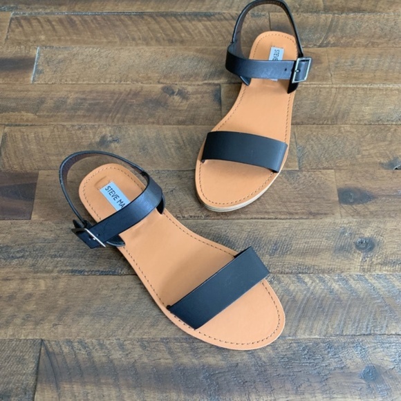 Steve Madden Shoes - STEVE MADDEN zone ankle strap sandal✨sz7.5